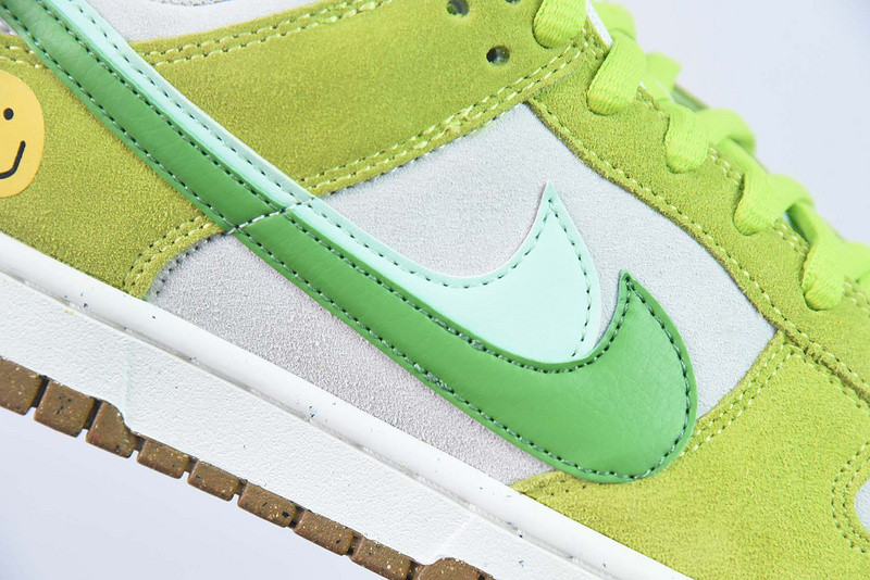 NiKe Dunk Low SE 85 DO9457-122