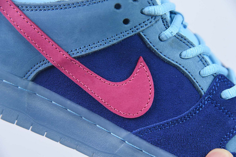 RUN THE JEWELS X NIKE SB DUNK LOW DO9404-400