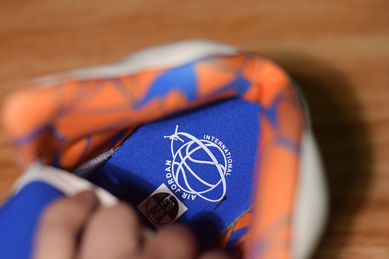 AIR JORDAN 5 RETRO "ORANGE PEEL" 136027-148