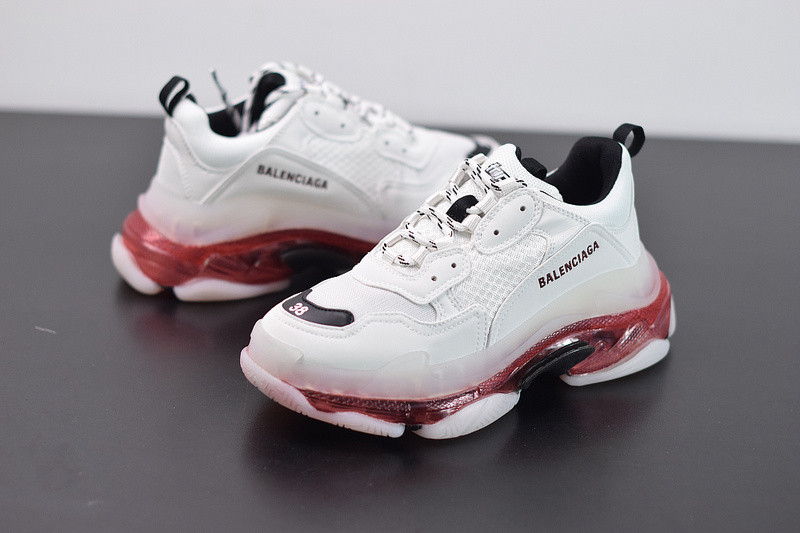 BC TRIPLE S TRAINER  0825 W09O1
