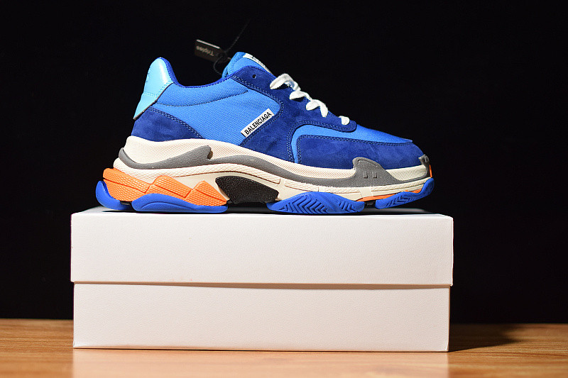 BC TRIPLE S TRAINER ROYALMONTH 483565 W06E1 1022