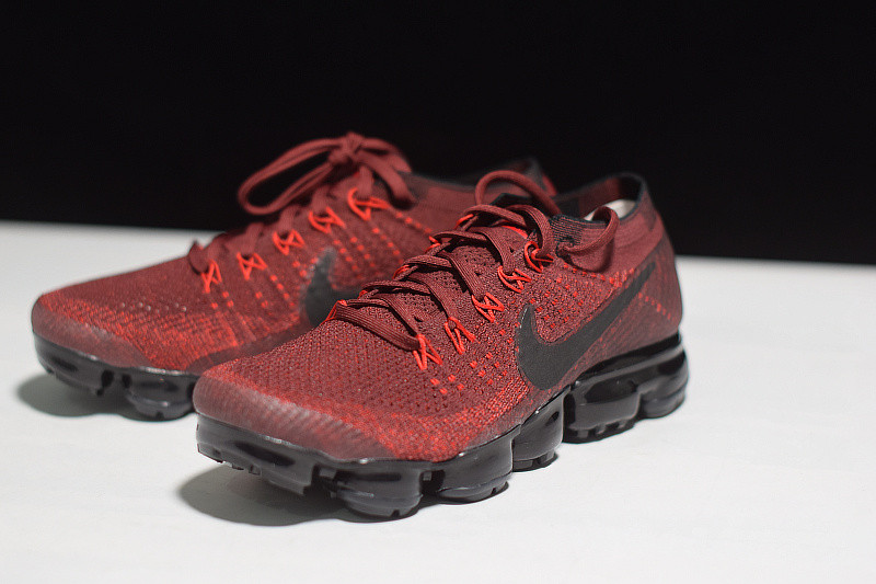 NIKE AIR VAPORMAX