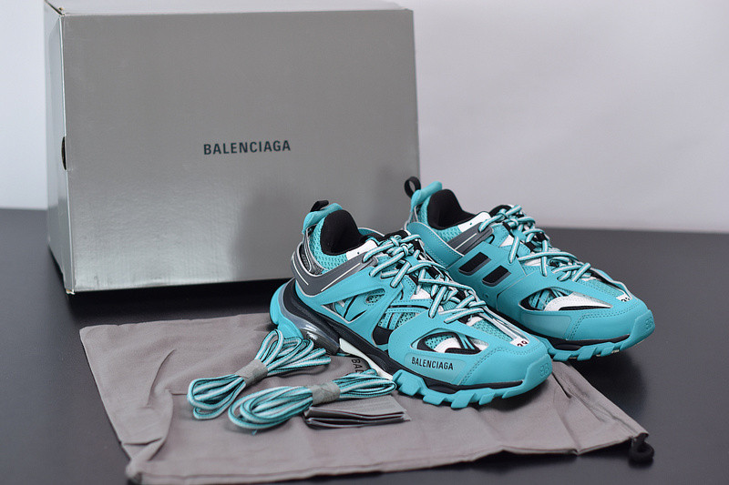 BC TRACK SNEAKER