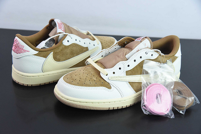 TRAVIS SCOTT X AIR JORDAN 1 LOW OG “SAIL/SHY PINK” DM7866-106