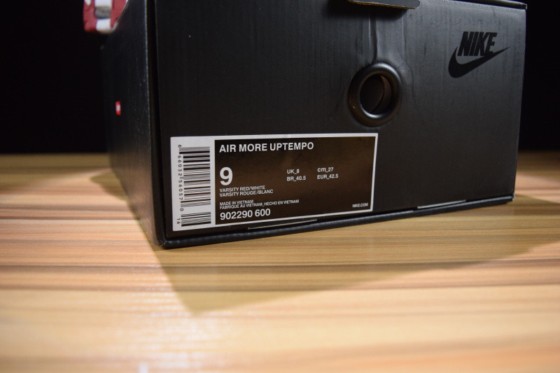 NIKE AIR MORE UPTEMPO "Supreme " 902290-600