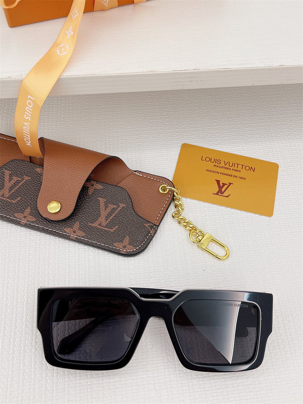 L0u1s Vu1tt0n Sunglasses