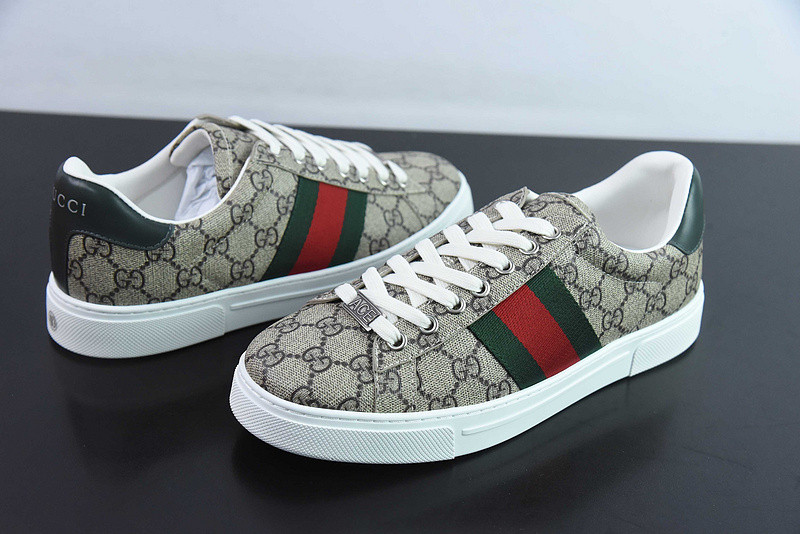 G*u*i sneaker