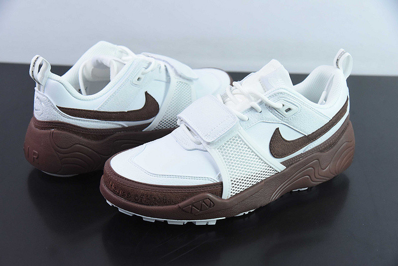 Travis Scott x Nike Zoom Field Jaxx “Light Chocolate” HQ3073-100