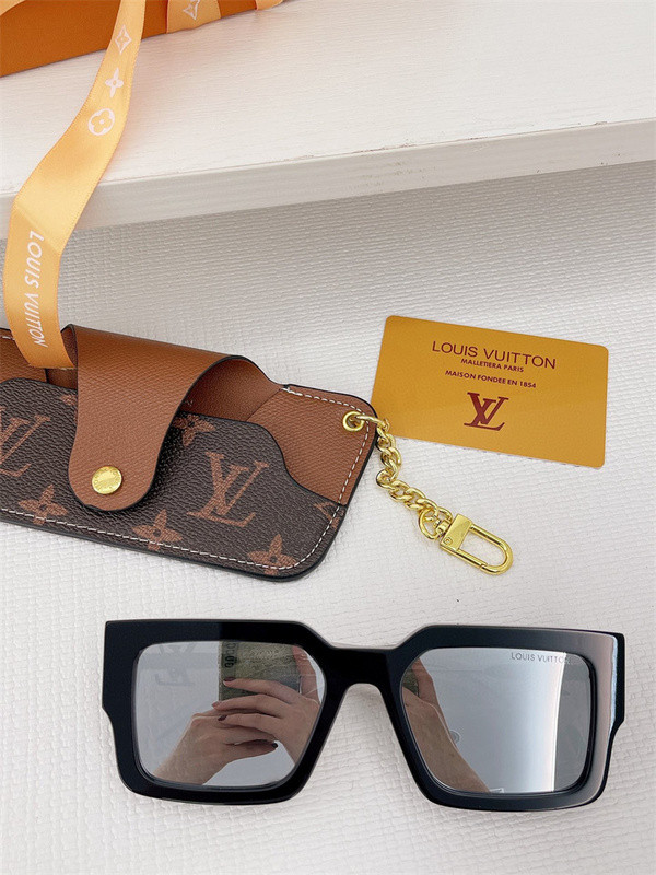 L0u1s Vu1tt0n Sunglasses