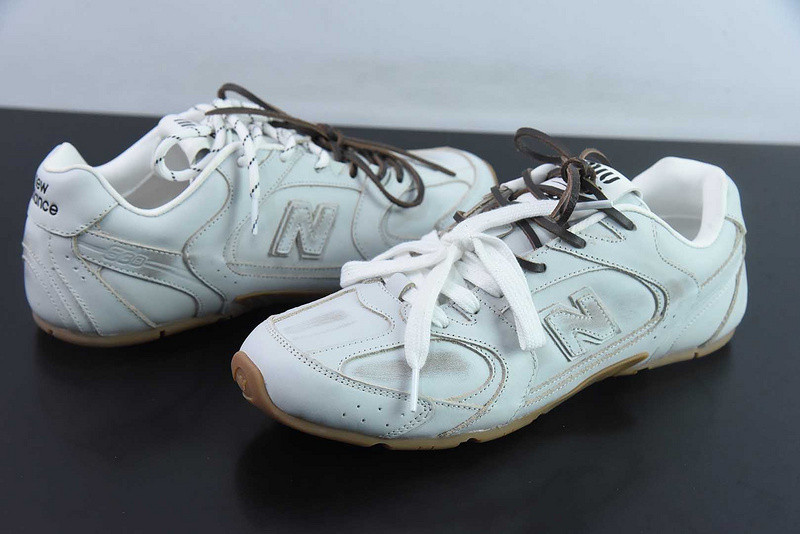 NEW BALANCE X MIUMIU SNEAKER