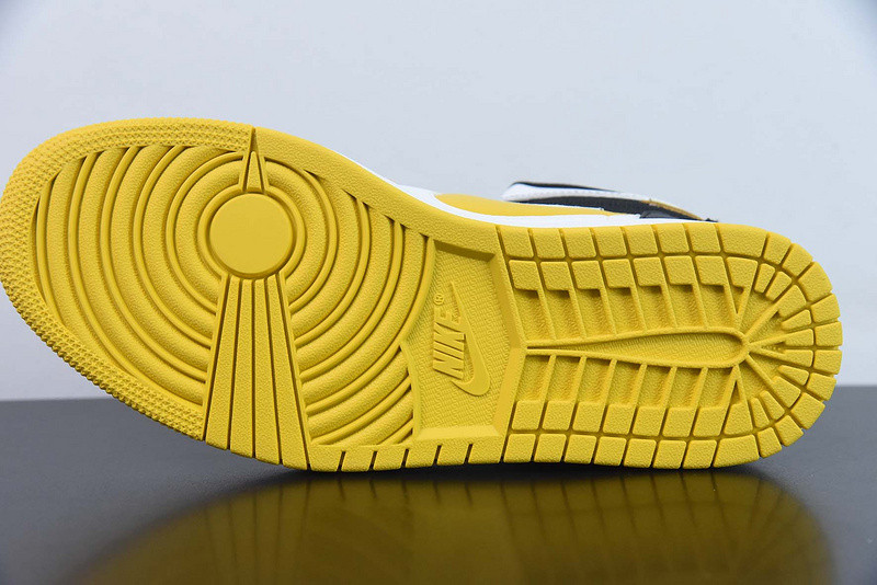 Air Jordan 1 Low Flyease "University Gold" DM1206-107