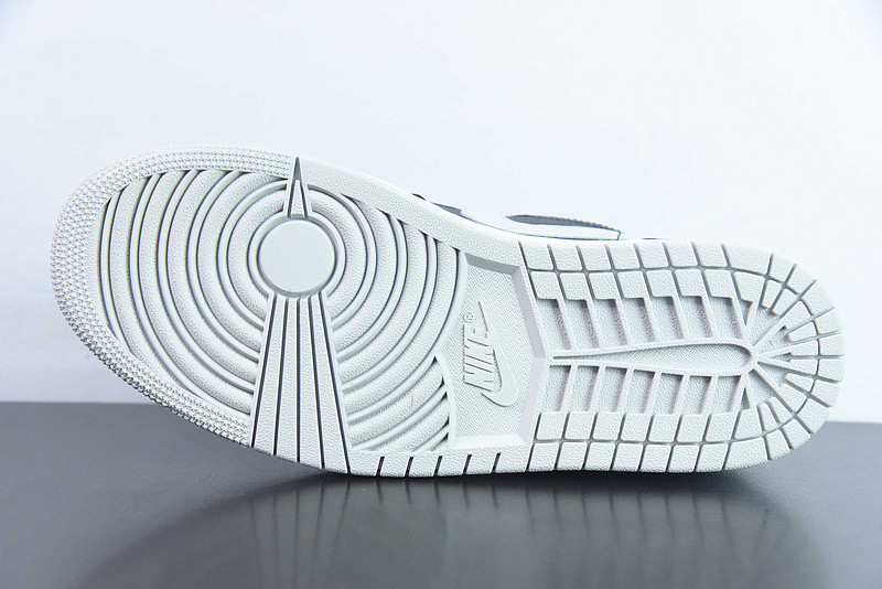 Air Jordan 1 Low Black Wolf Grey 553558-032