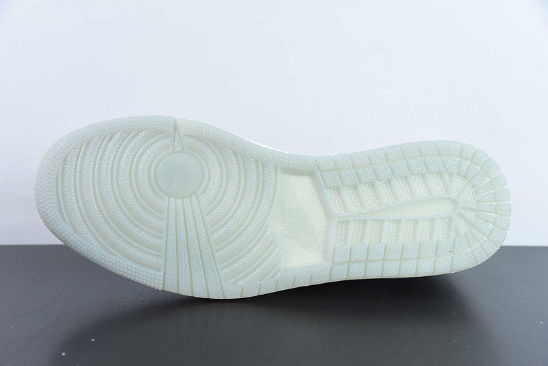 Air Jordan 1 Low OG Year of the Dragon FN3727-100