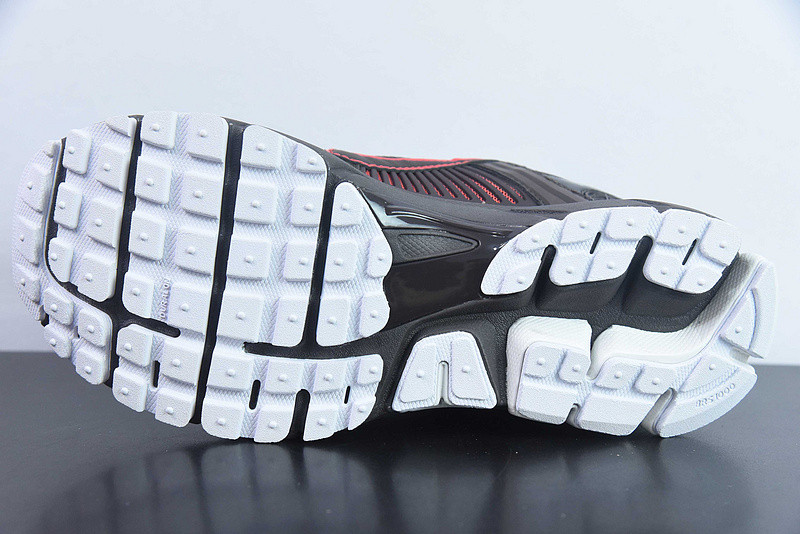 Nike Air Zoom Vomero 5