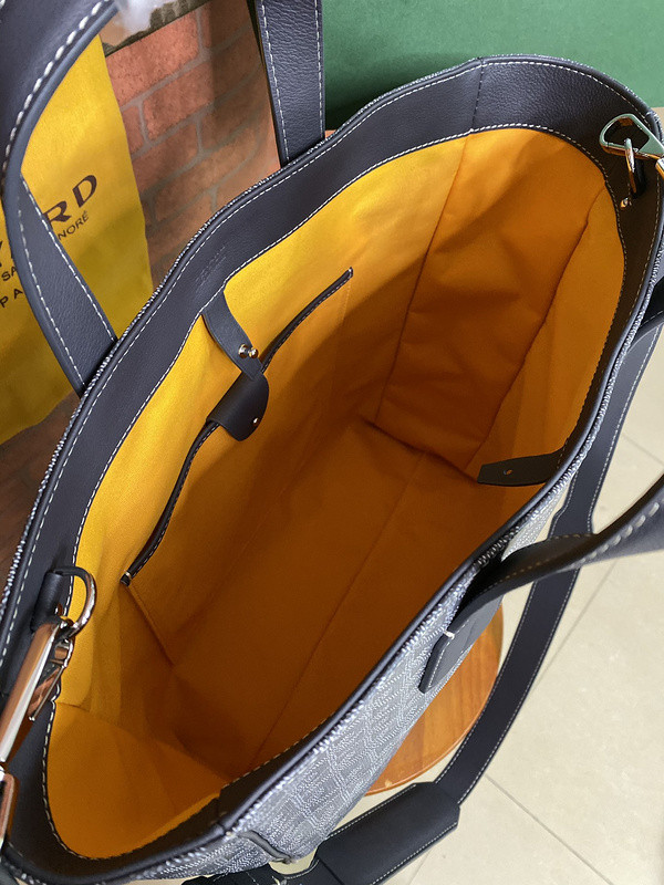 Go*ard purse