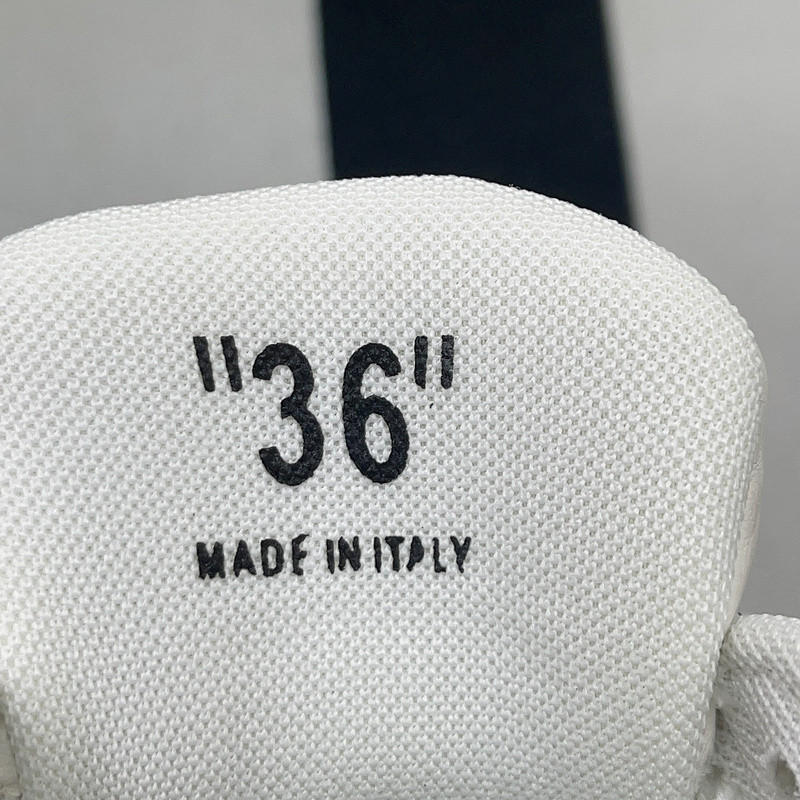 OF™ C/O VIRGIL ABLOH OUT OF OFFICE LOW-TOP LEATHER SNEAKERS ‘OOO“
