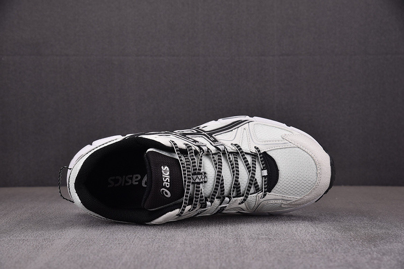 ASICS Gel‑kahana 8 White/Black 1011B133‑100