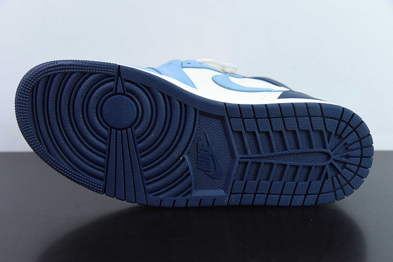 Air Jordan 1 High OG First in Flight FD2596-400