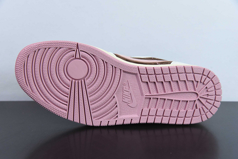 TRAVIS SCOTT X AIR JORDAN 1 LOW OG “DARK PONY/PINK OXFORD” DZ4137-206