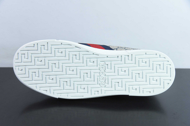 G*u*i sneaker