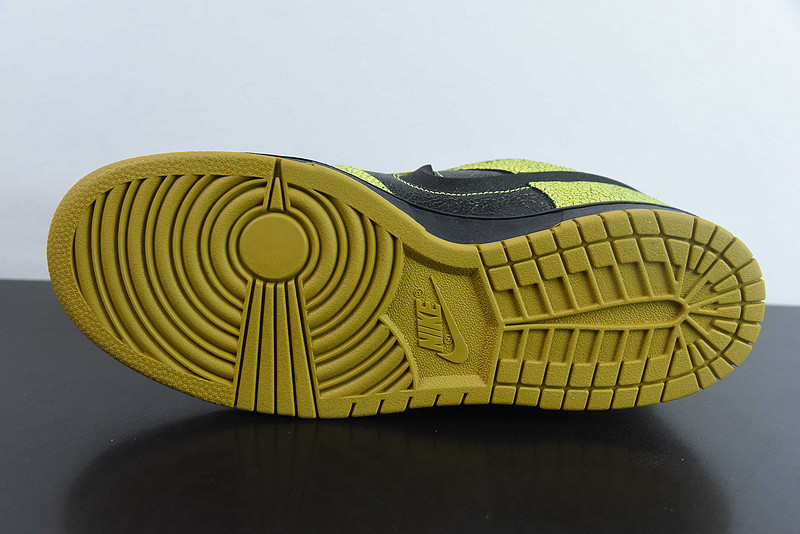 Nike Dunk Low "Halloween Skull" HV6103-300