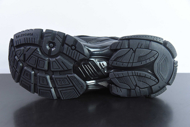 Ba*len*cia*ga runner sneaker