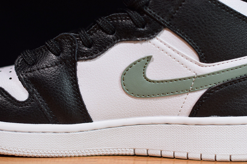 AIR JORDAN 1 MID MULTI-COLOR SWH(GS) 554725-052