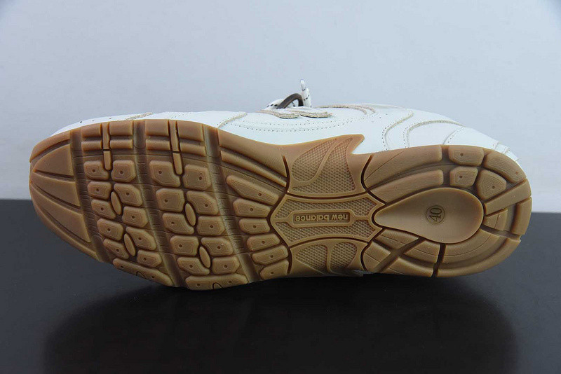 NEW BALANCE X MIUMIU SNEAKER
