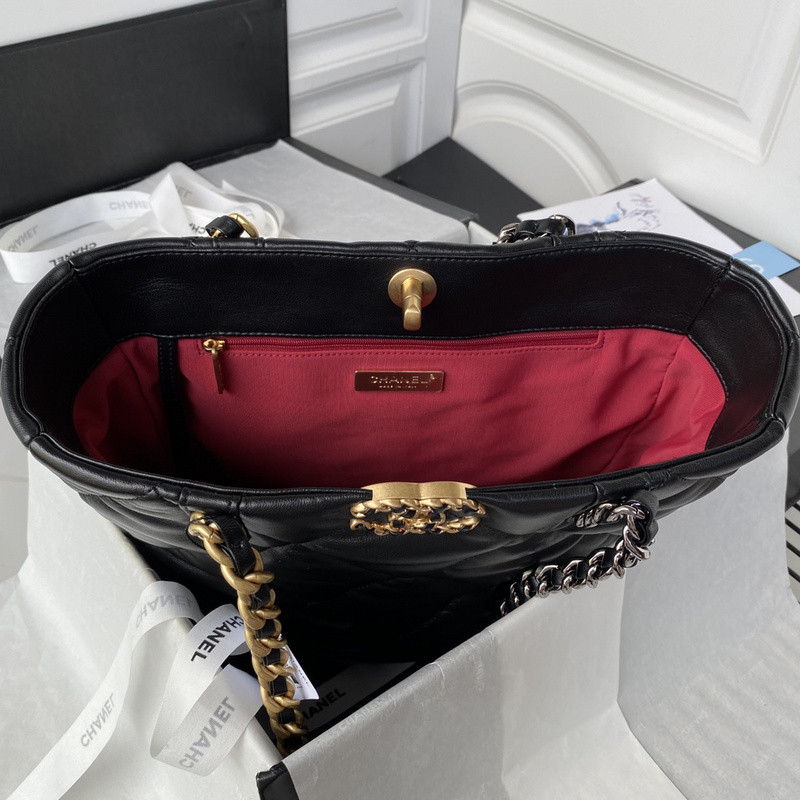 Ch*el purse