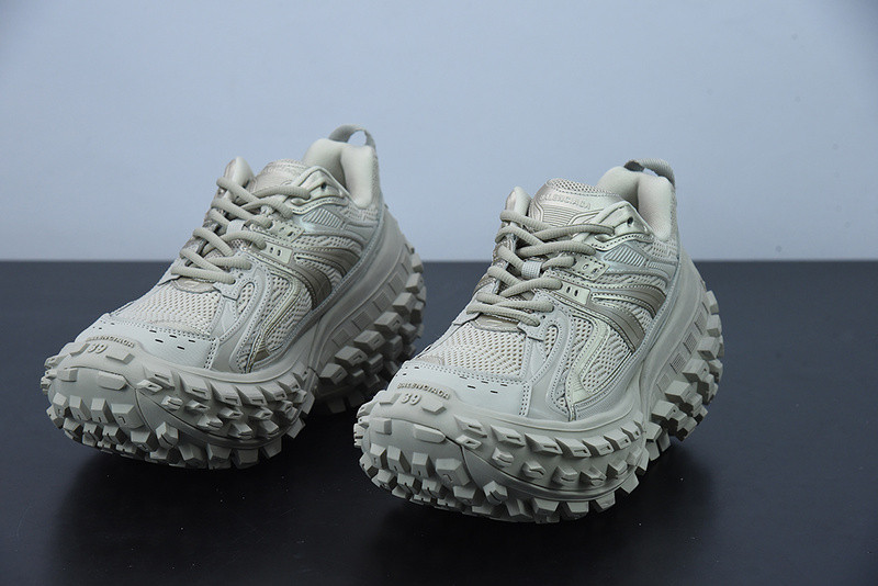 BC DEFENDER RUBBER PLATFORM SNEAKERS