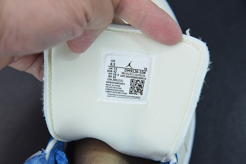 AIR JORDAN 1 WMNS MID SE