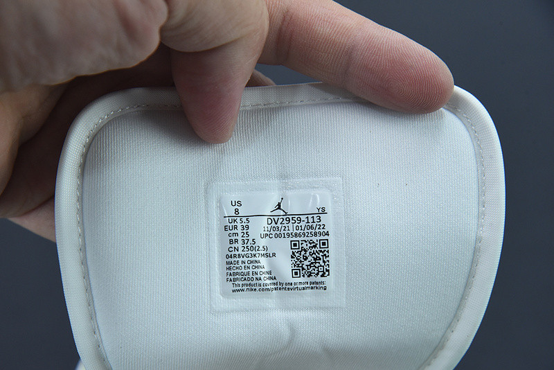 WMNS AIR JORDAN 1 MID SE