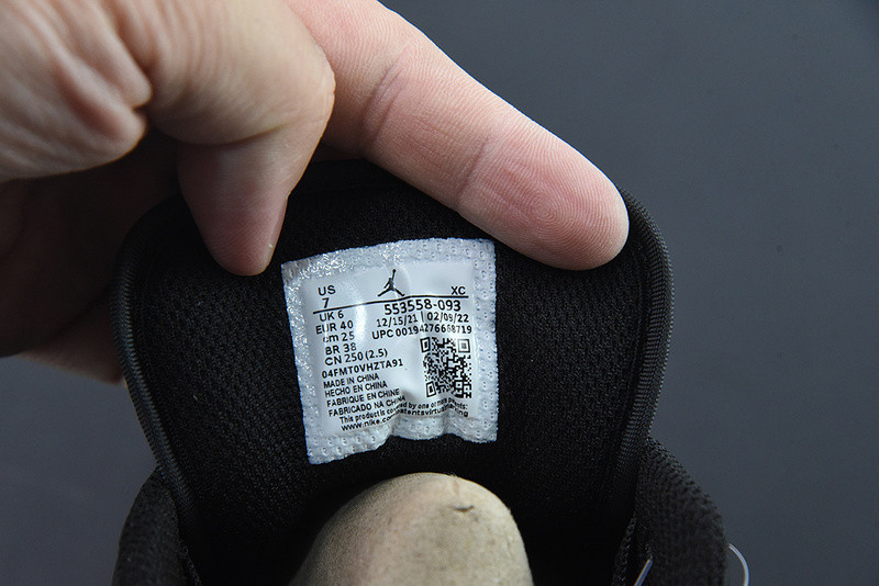 Air Jordan 1 Low Triple Black (2022) 553558-093