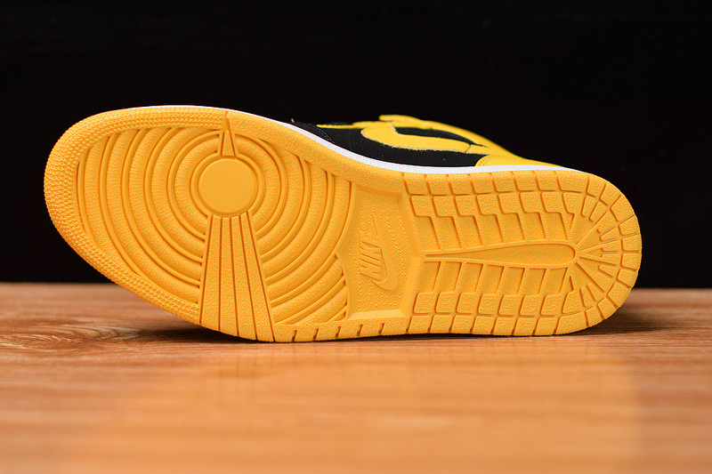 AIR JORDAN 1 MID "NEW LOVE 2017 RELEASE" 554724-035