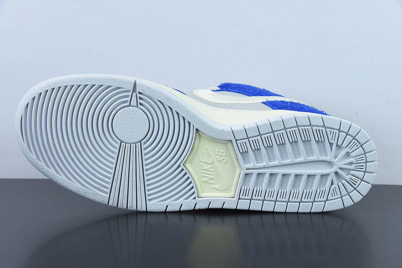 Nike FLY STREETWEAR X DUNK LOW PRO SB DQ5130-400