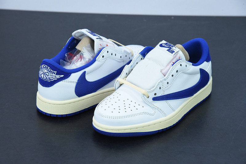 FRAGMENT DESIGN X TRAVIS SCOTT X AIR JORDAN 1 RETRO LOW WHITE ROYAL BLUE DM9868-218