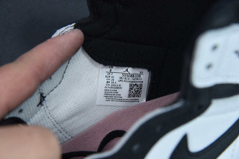 AIR JORDAN 1 HIGH OG “STAGE HAZE” 555088-108