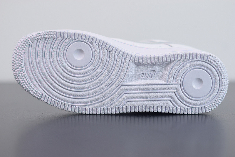 NIKE AIR FORCE 1 LOW