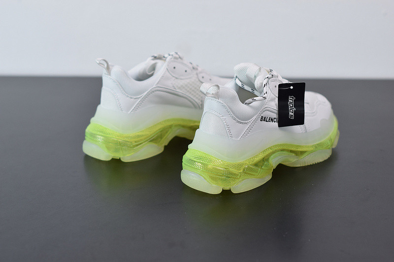 BC TRIPLE S TRAINER 544351 W09OA 0828