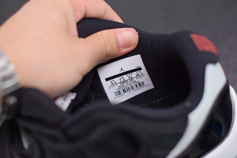 AIR JORDAN 11 RETRO LOW  