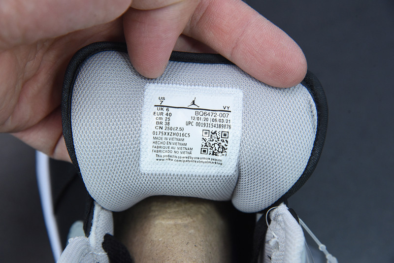 AIR JORDAN 1 MID BLACK CREY BQ6472-007