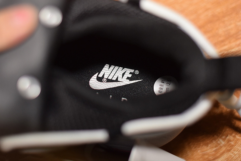 NIKE AIR MORE MONEY