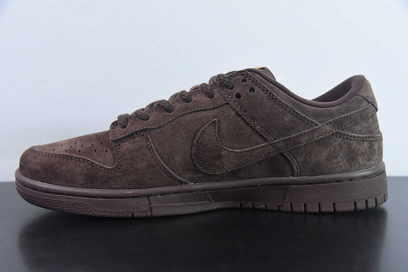 AUPRM x Nike SB Dunk Low FC1688-120