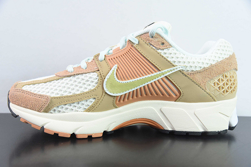 Nike Air Zoom Vomero 5