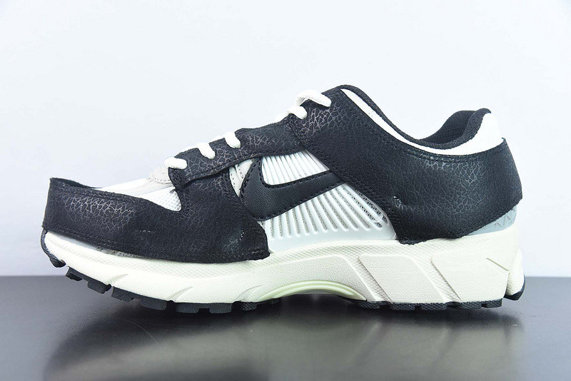 Nike Air Zoom Vomero 5