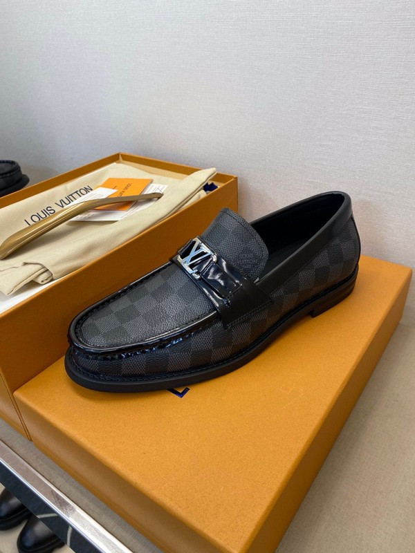 LVT shoes