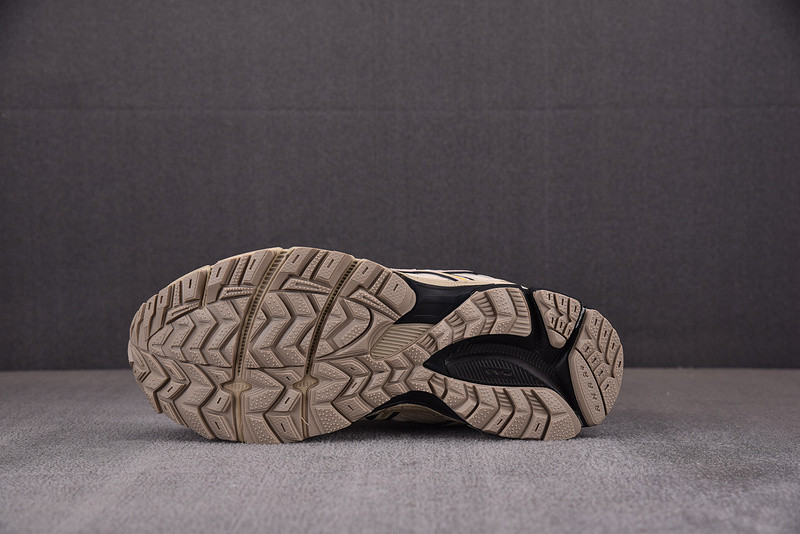 ASICS Gel‑Kahana 8 Low‑Top Brown 1012A978‑201