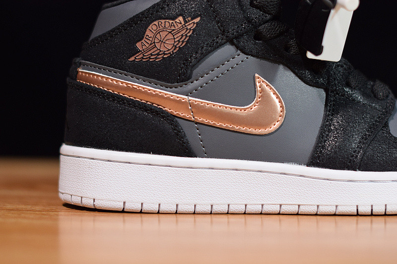 AIR JORDAN 1 RETRO HIGH GS 705300-006