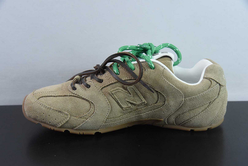 NEW BALANCE X MIUMIU SNEAKER