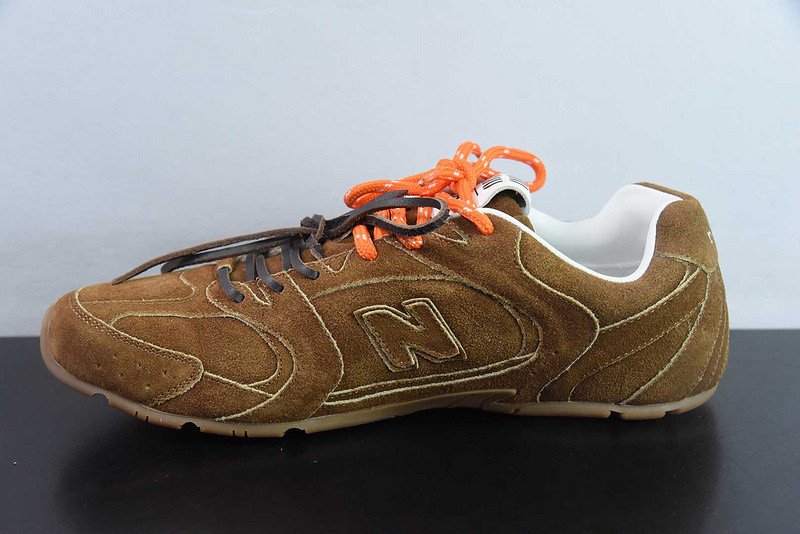 NEW BALANCE X MIUMIU SNEAKER